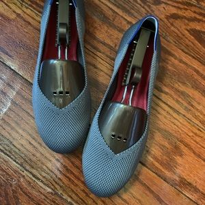 Rothys Gray flats size 9 EUC